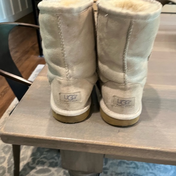 Girls Ugg boots - Picture 3 of 4